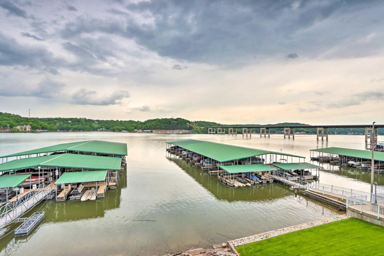 Breezy Lakefront Condo With Balcony And Lake View! Camdenton Exterior photo